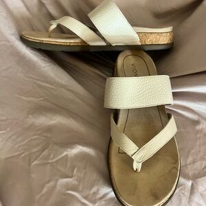 Vionic Cream Sandals with Minimalist Design